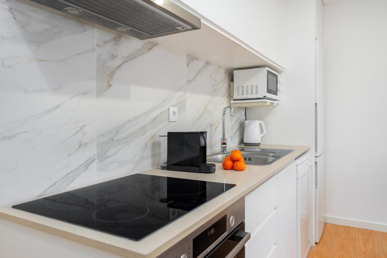 Whome Riverside View Premium W/ Ac & Terrace Apartment *
