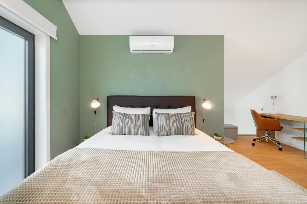 Whome Riverside View Premium W/ Ac & Terrace * Oporto